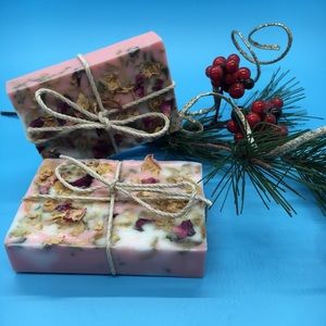 Rose soaps 🌹2 for &10.